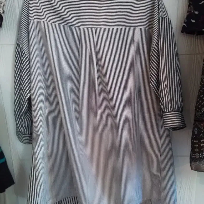 [BUNJANG] Unbalanced Hemline Stripe Blouse / 여66SI언발블라우스