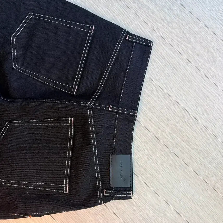 [BUNJANG] Maison Mineed Cropped Tapered Denim Trousers Black / 메종미네드 CROPPED TAPERED DENIM TROUSERS BLA