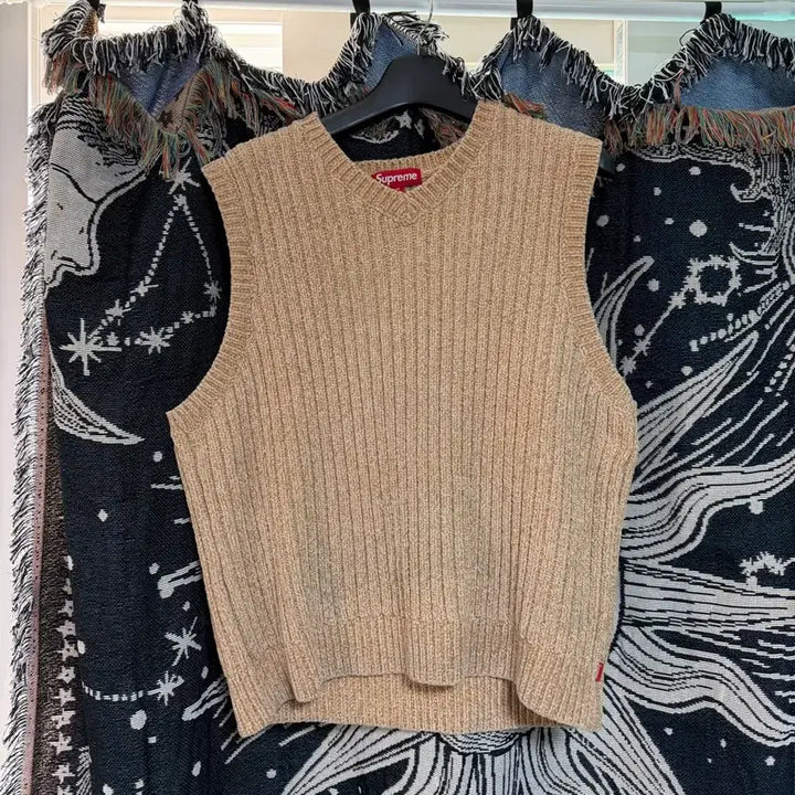 [BUNJANG] Supreme Knit Vest 24FW M Size / 슈프림 니트 베스트 24f/w M사이즈