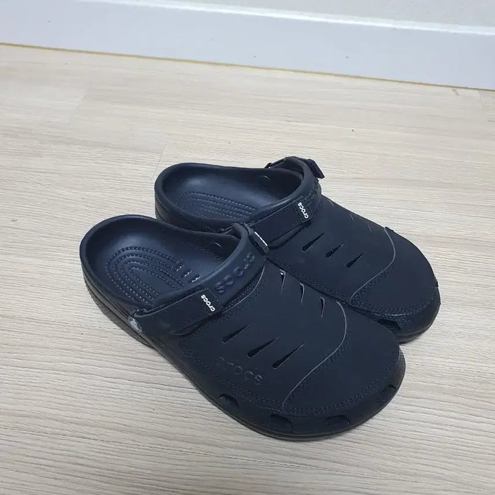 [SOLD OUT] 크록스 유콘 슬리퍼 265