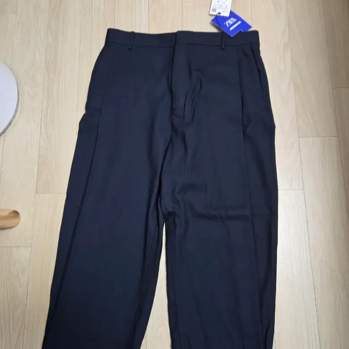 [SOLD OUT] 자라 아더에러 핀턱 트라우저 네이비