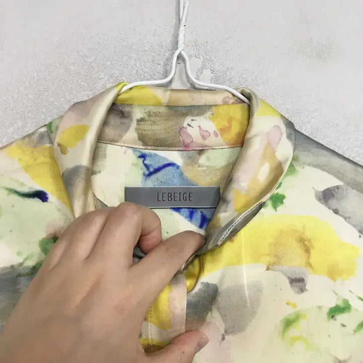 [SOLD OUT] 르베이지 정품 패턴 블라우스 77