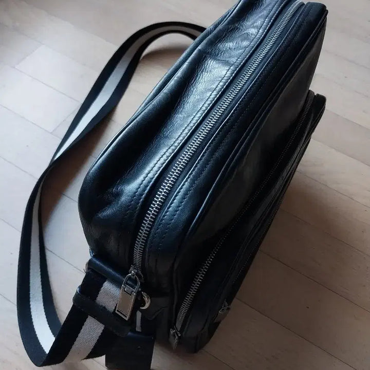 [SOLD OUT] Bally 발리 정품 블랙 레더 크로스백