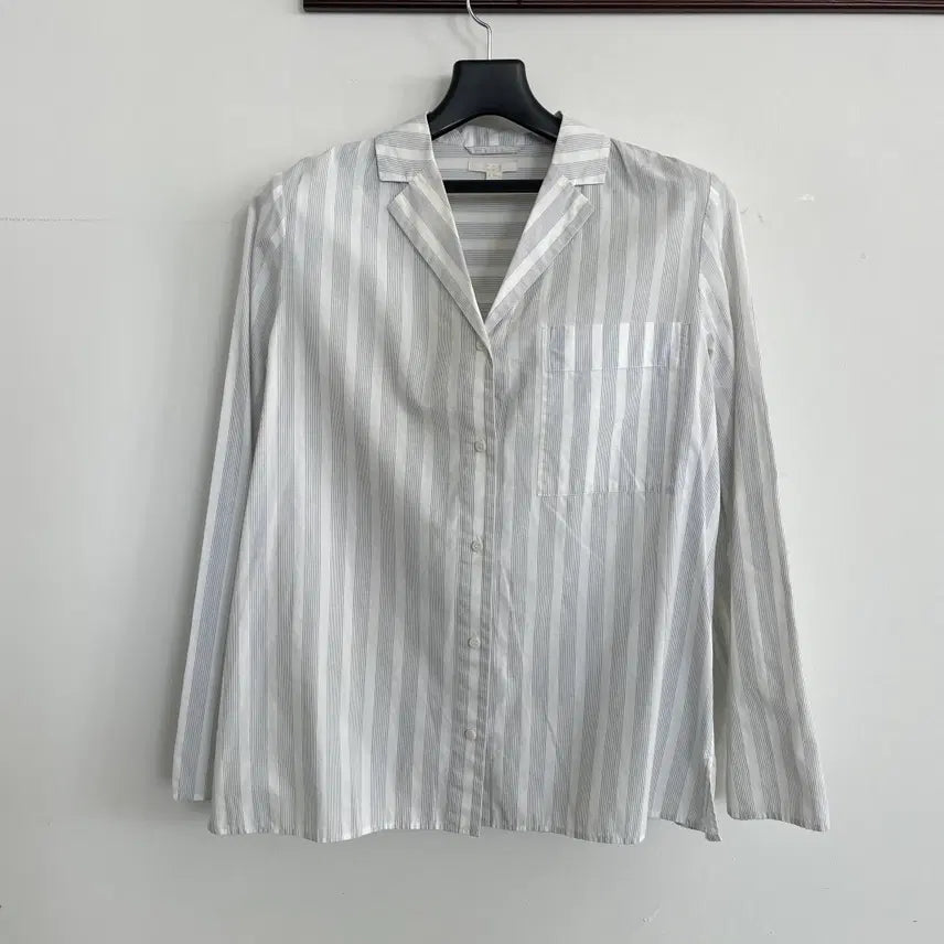 [BUNJANG] 코스 XS/공용S 스탠다드 핏 파자마 카라 스트라이프 셔츠 / 코스 XS/공용S 스탠다드 핏 파자마 카라 스트라이프 셔츠