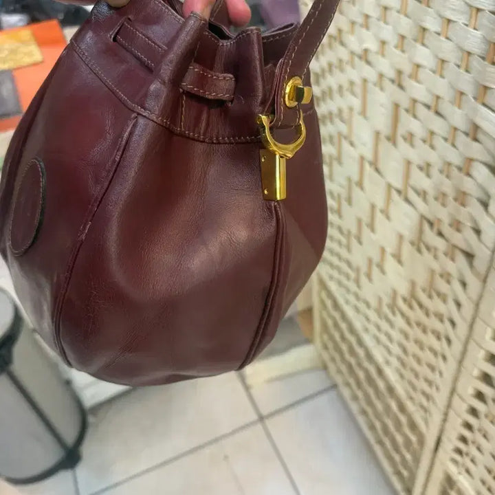 [SOLD OUT] 정품 까르띠에 버킷백 팝니다
