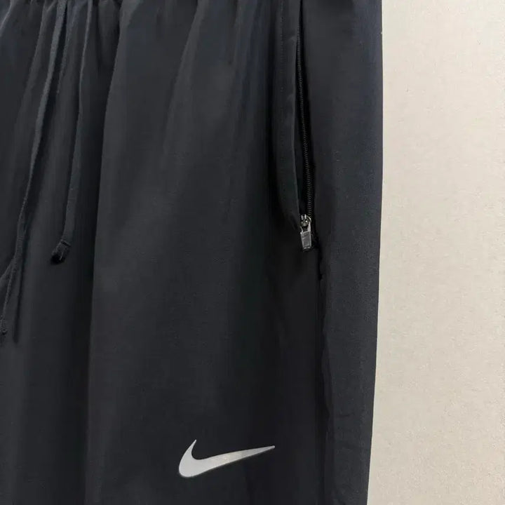 [SOLD OUT] 남성 L 85 / 나이키 에센셜 우븐 팬츠 블랙