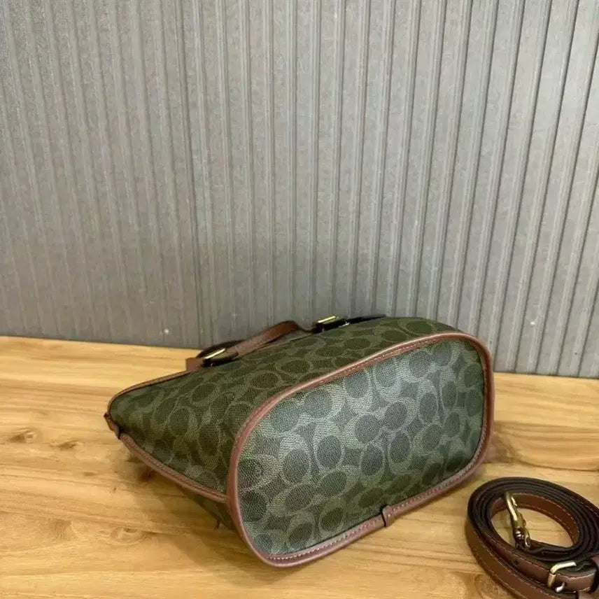 [BUNJANG] Coach Signature Mini Tote Bag / 코치 시그니처 미니 토트백 + 스트랩