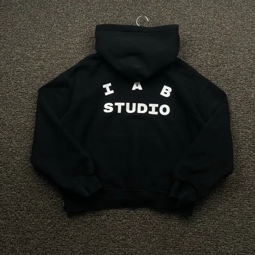 [SOLD OUT] 아이앱스튜디오 블랙 후드티
