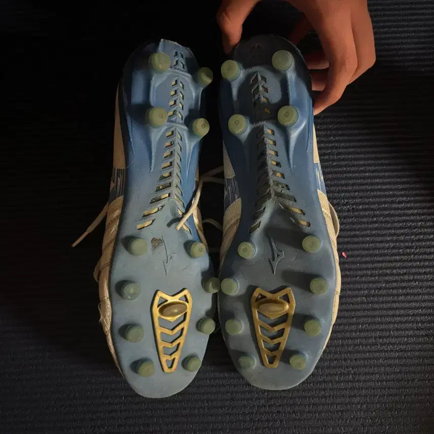 [BUNJANG] Mizuno Soccer Cleats Size 275 / 미즈노 축구화 275