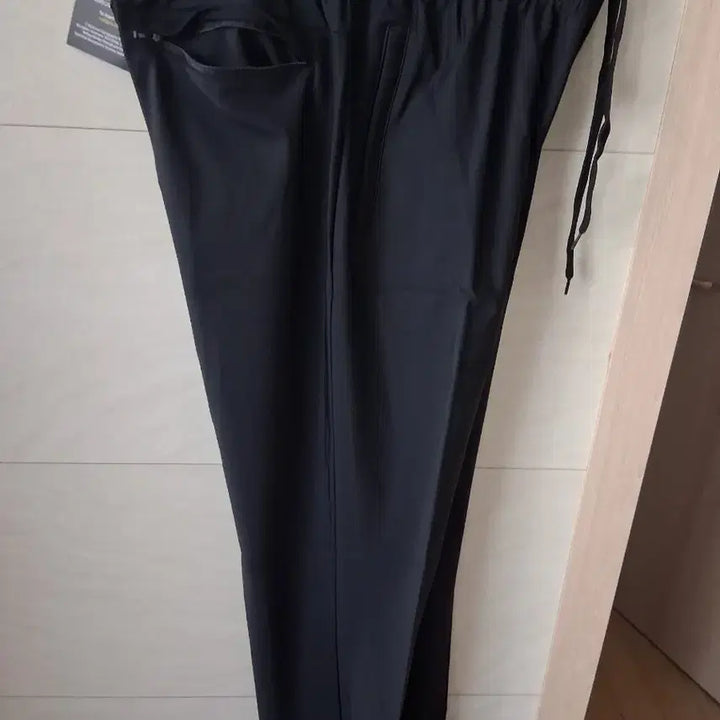 [BUNJANG] National Geographic Spring/Fall Training Pants XL Black / National Geographic 춘추용 팬츠 XL 신상품 블랙