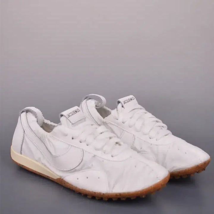 [SOLD OUT] 나이키  자크뮈스 화이트 스니커즈 사이즈 260