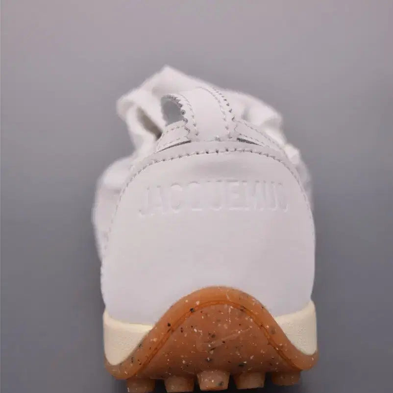 [SOLD OUT] 나이키  자크뮈스 화이트 스니커즈 사이즈 260