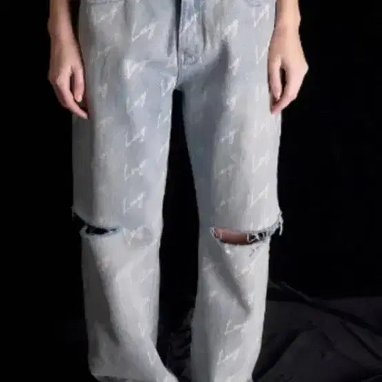 [BUNJANG] Leey Logo Slit Jeans / Leey로고트임청바지s