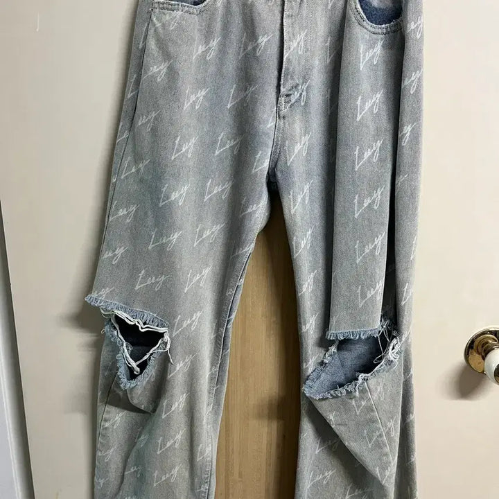 [BUNJANG] Leey Logo Slit Jeans / Leey로고트임청바지s
