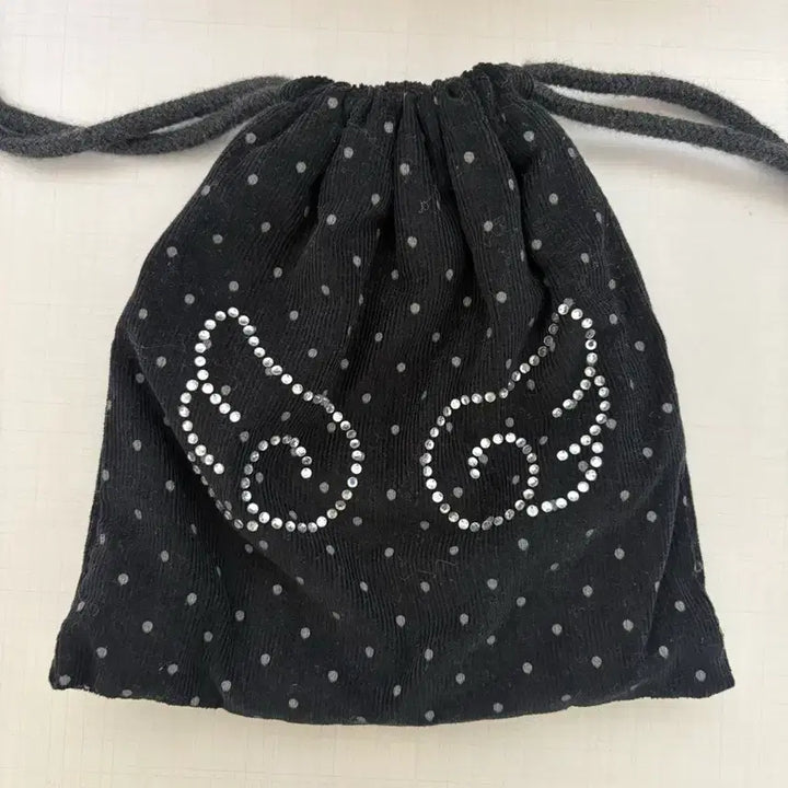 [SOLD OUT] 십오미리 미쁜이님 엔젤 도트 날개 파우치 복조리 블랙