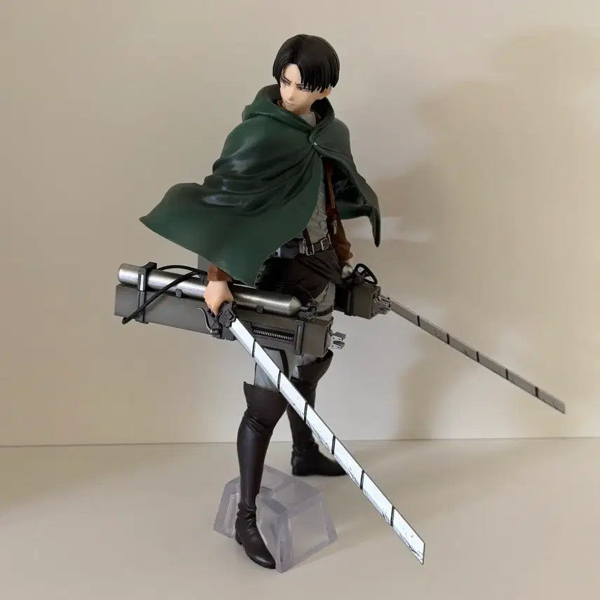 [BUNJANG] Attack on Titan Levi B Figure / (개봉)제일복권 진격의거인 리바이 B상