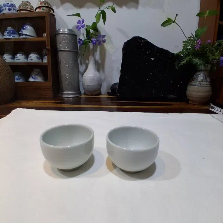 [BUNJANG] Master Kim Young-soo Celadon Oval Tea Cups (Set of 2) / 장작가마 육산 김영수 백자오목잔2점