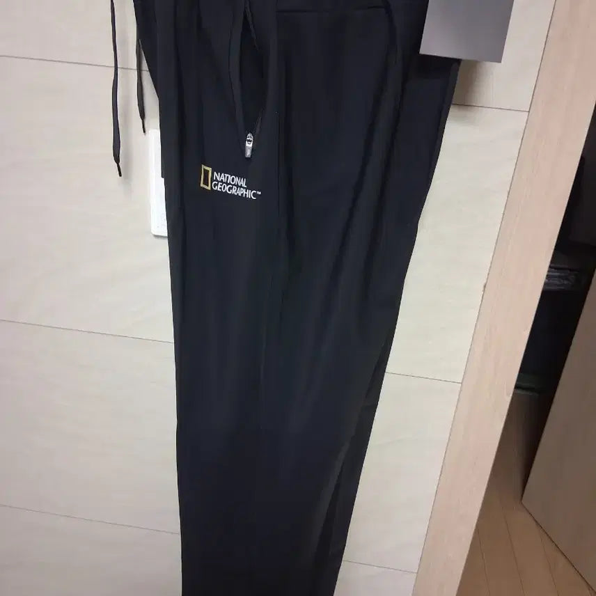 [BUNJANG] National Geographic Training Set Black L / 내셔널지오그래픽 춘추용 트레이닝 L 새상품 블랙