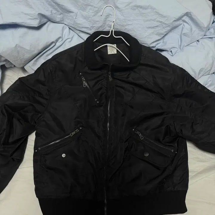 [BUNJANG] DANDEL Cropped Studded MA-1 Flight Jacket Black / 단델 항공점퍼 블랙 cropped studded MA-1 jacket