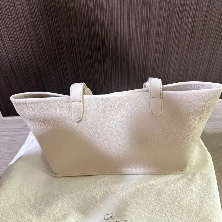 [BUNJANG] Luaire Two-Way Bag / 루아레 투웨이백