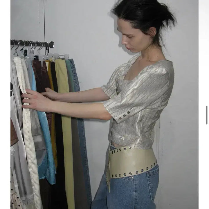 [BUNJANG] Overdue Flare Square Neck Volume Blouse / 오버듀플레어 신상 새상품 스퀘어넥 볼륨블라우스 여성반팔블라우스 반팔원피스