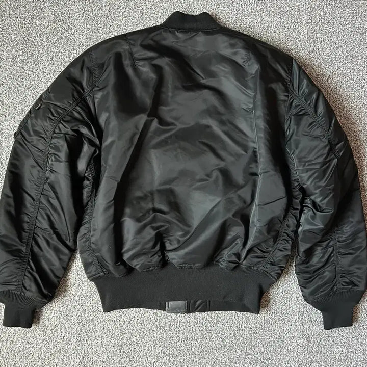 [BUNJANG] Alpha Industries MA-1 Black Metallic Lining Jacket - Size M / [상태최상] 알파인더스트리 MA-1 블랙 M / 건메탈 라이닝