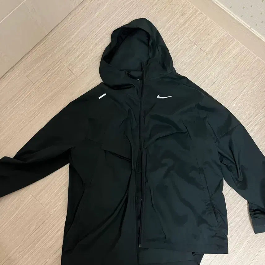 [BUNJANG] Nike Black Windbreaker Hooded Jacket / 나이키 블랙 바람막이 후드 자켓