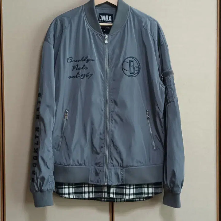 [BUNJANG] NBA Brooklyn Nets Reversible Bomber Jacket / 새옷수준)NBA 그레이 봄버 자켓 M
