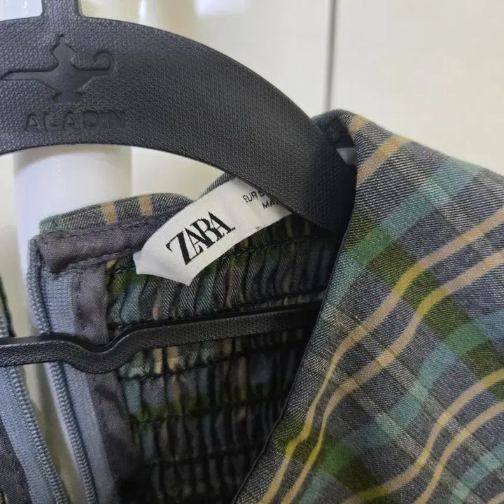 [BUNJANG] ZARA Checked Shirred Blouse / 자라 ZARA 체크 셔링 블라우스