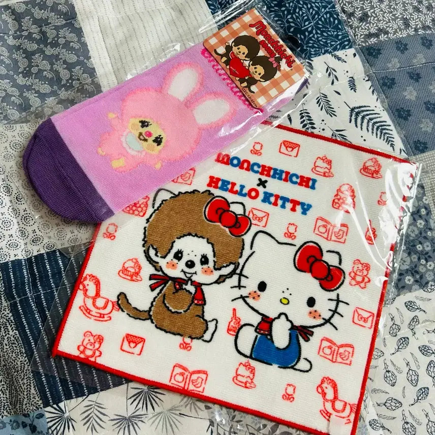 [SOLD OUT] 몬치치 헬로키티 콜라보 손수건 + 몬치치 토끼 양말