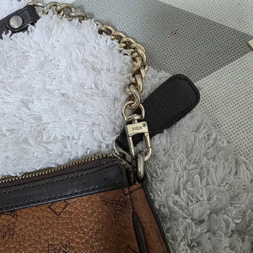 [SOLD OUT] MCM 브라운 로고 체인 숄더백