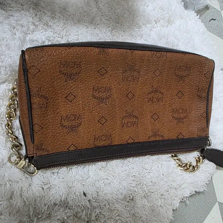 [SOLD OUT] MCM 브라운 로고 체인 숄더백