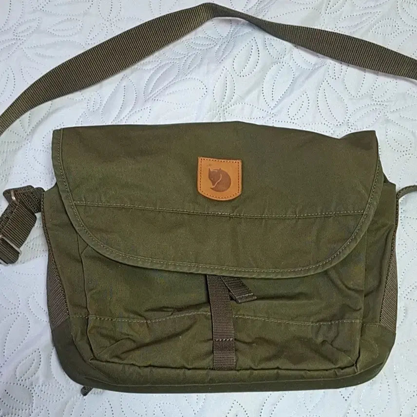 [SOLD OUT] 피엘라벤  크로스백 메신저백
