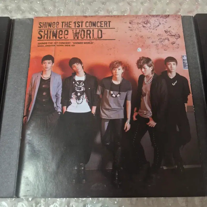 [BUNJANG] SHINee SHINee World Concert 2CD Unsealed / 샤이니 SHINee WORLD 콘서트 2CD 개봉