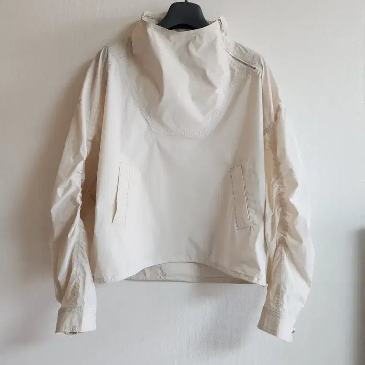 [SOLD OUT] (새상품)한섬 TIME 타임 지퍼셔링 모크넥 탑 아노락 스타일
