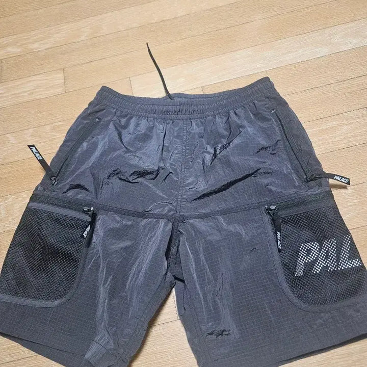 [BUNJANG] Palace Shell Shorts / 새상품급 팔라스 쉘 쇼츠