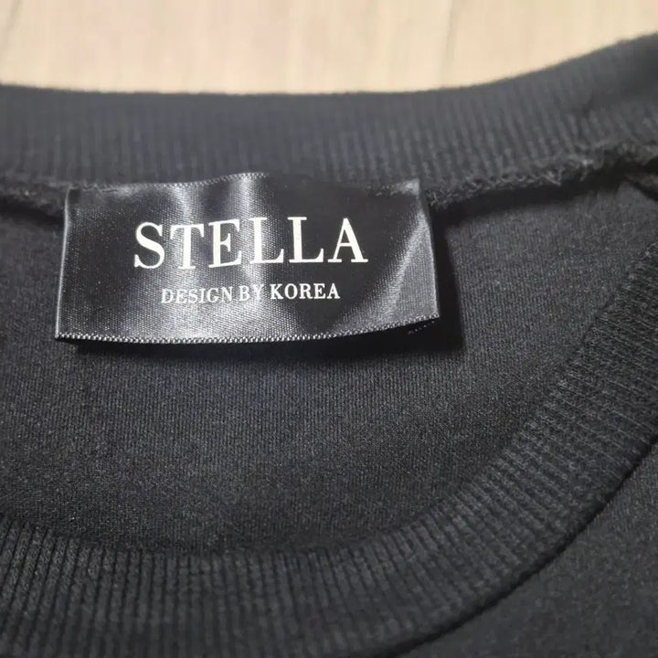 [BUNJANG] STELLA Black Chrome Studded Cross Sweatshirt / STELLA 스텔라 블랙 크롬스터드 크로스 맨투맨