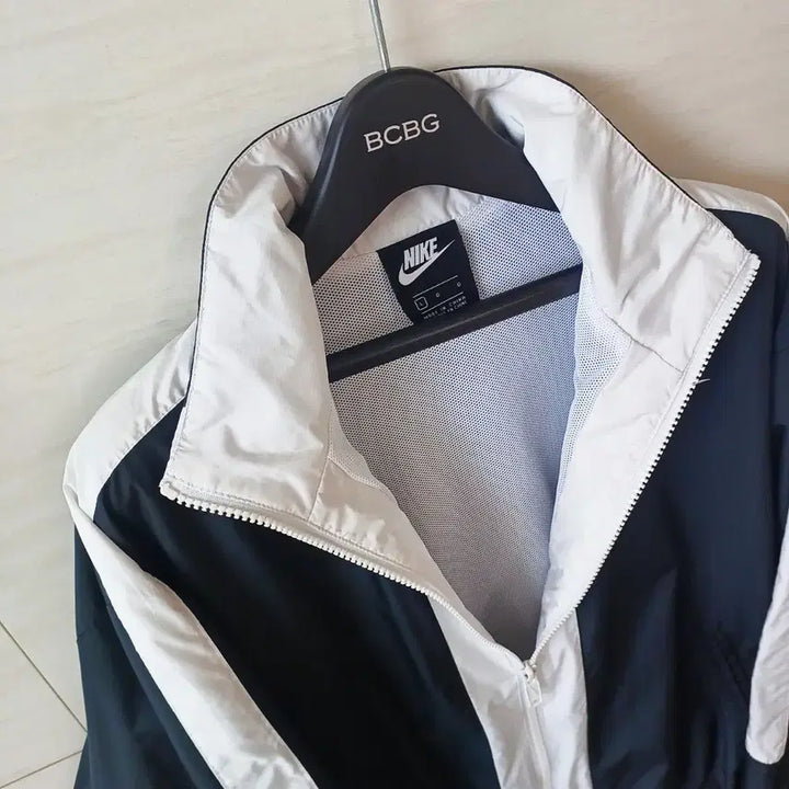[SOLD OUT] 여성 나이키 NIKE 정품 품절 바람막이 리펠 에센셜 트레이닝 우븐 재킷