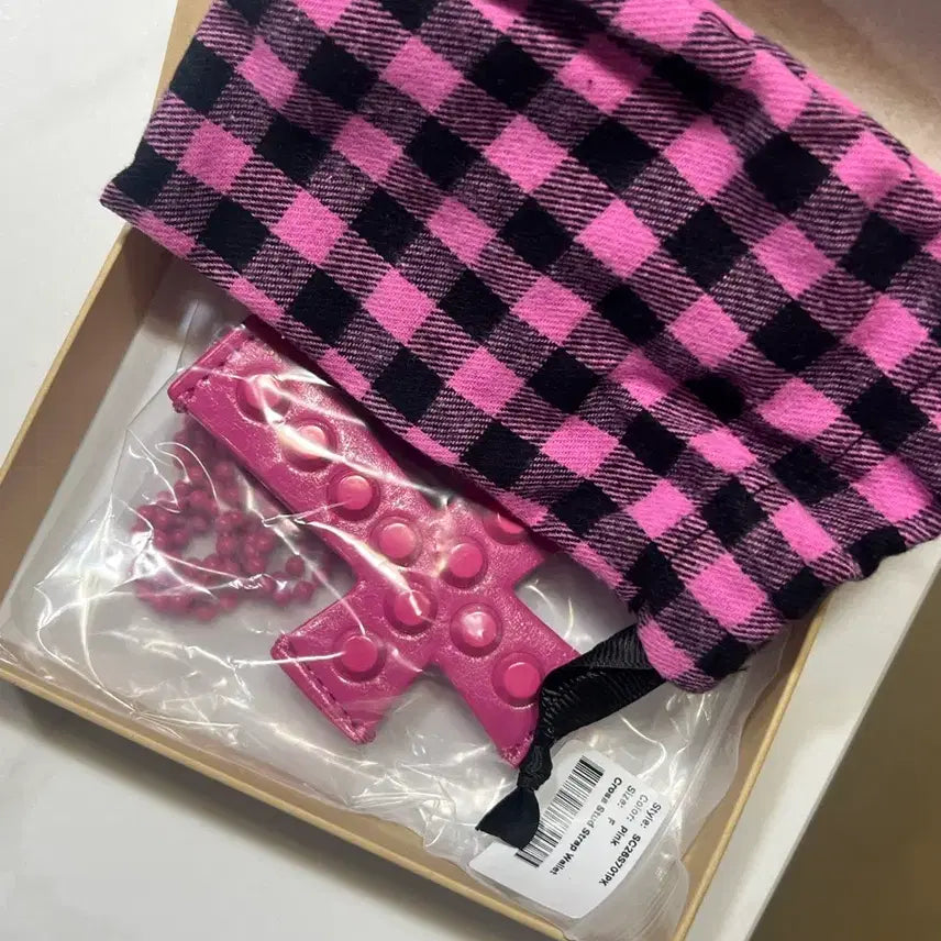 [SOLD OUT] 스컬프터 카드지갑 신상 핑크 크로스 스터드 스트랩 십자가