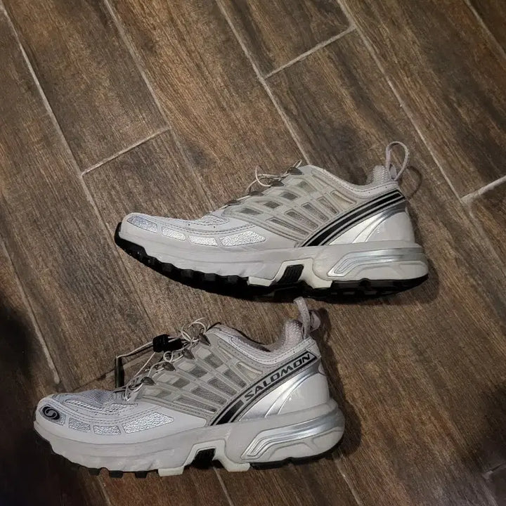 [BUNJANG] Salomon White Silver Hiking Shoes / 살로몬 운동화 화이트 실버 260