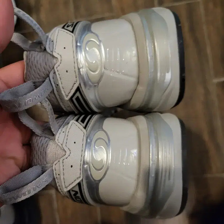 [BUNJANG] Salomon White Silver Hiking Shoes / 살로몬 운동화 화이트 실버 260