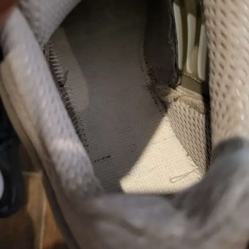 [BUNJANG] Salomon White Silver Hiking Shoes / 살로몬 운동화 화이트 실버 260