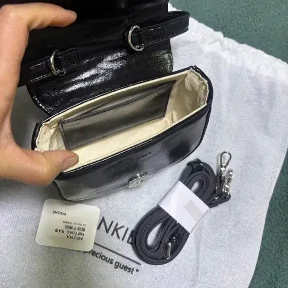 [BUNJANG] Donkey Colin Handbag (New) / 돈키콜린 크로스가방(새제품)