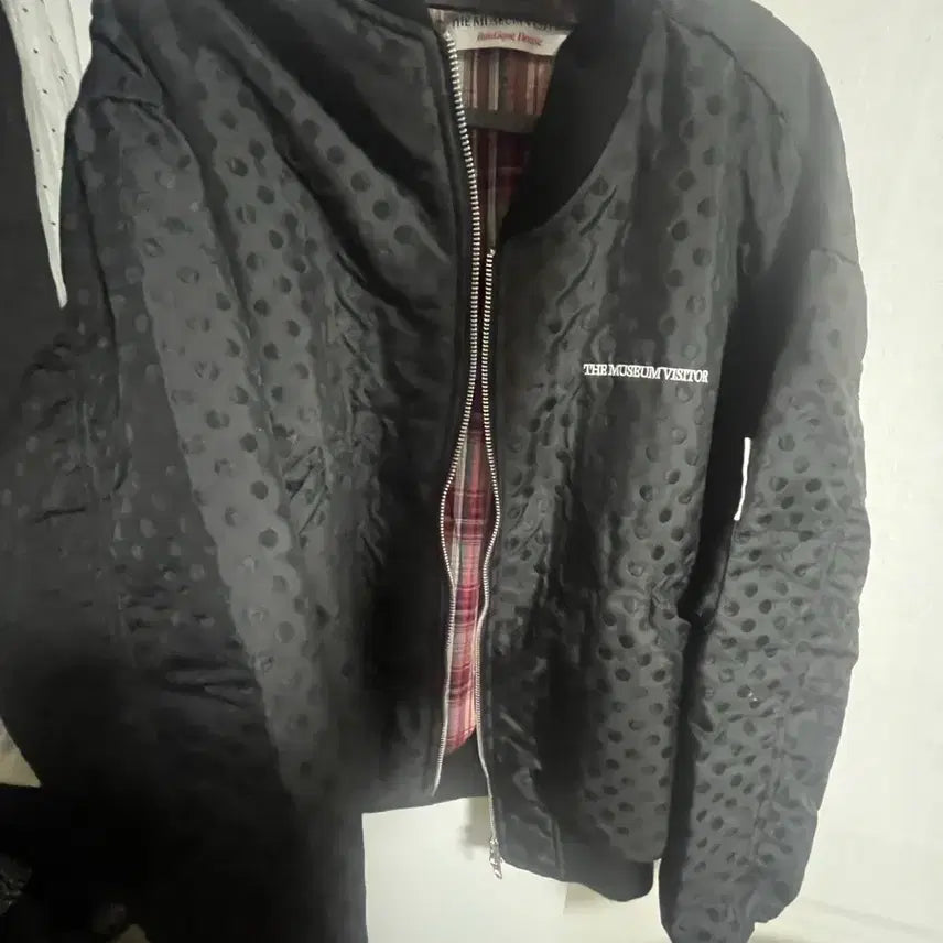 [BUNJANG] The Museum Visitor Dot Pattern Black Jumper / 더뮤지엄비지터 점퍼 원가218000