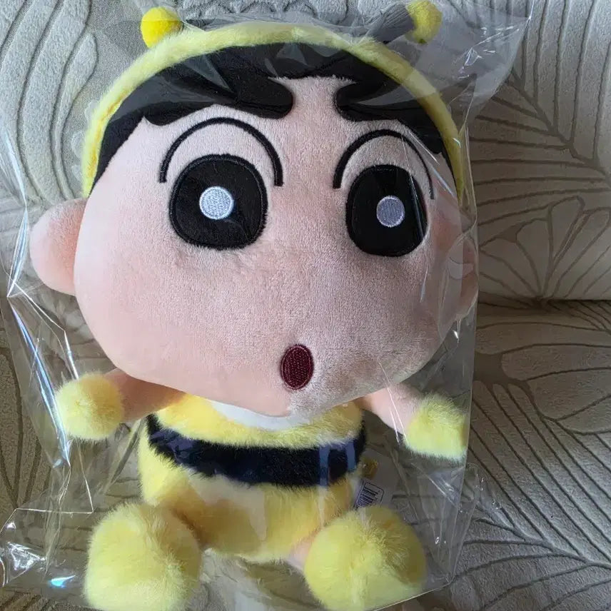 [BUNJANG] Crayon Shin-chan Bee Plush / 짱구 꿀벌 인형
