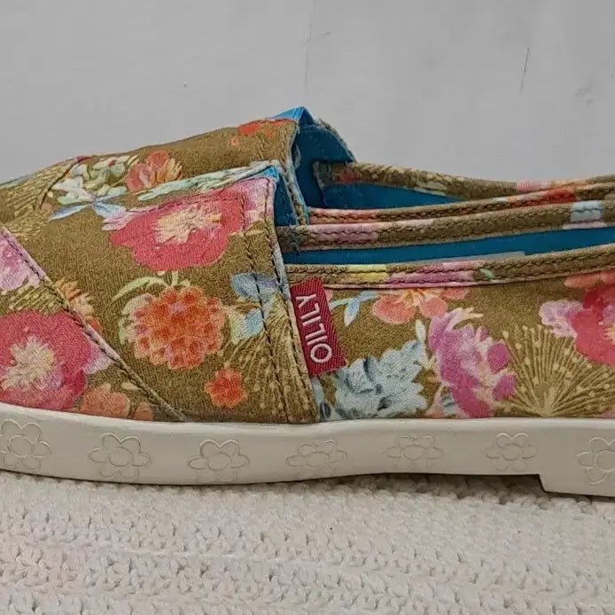 [BUNJANG] OILILY Floral Pattern Slip-on Sneakers / OILILY 예쁜운동화  235