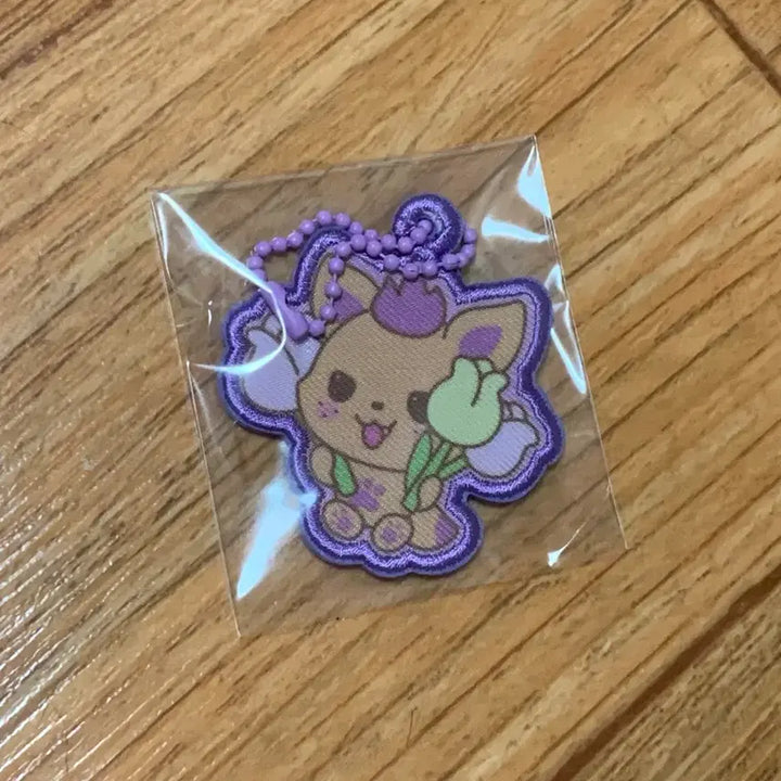 [BUNJANG] Everwish Siyoning Wappen Keyring / 에버위시 시오닝 와펜 키링 무배 팝니다