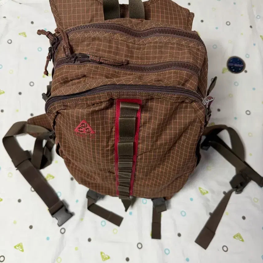 [BUNJANG] Nike ACG Hiking Backpack / 나이키 ACG 라인의 브라운 체크 패턴 하이킹 백팩입니다