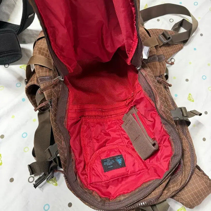 [BUNJANG] Nike ACG Hiking Backpack / 나이키 ACG 라인의 브라운 체크 패턴 하이킹 백팩입니다