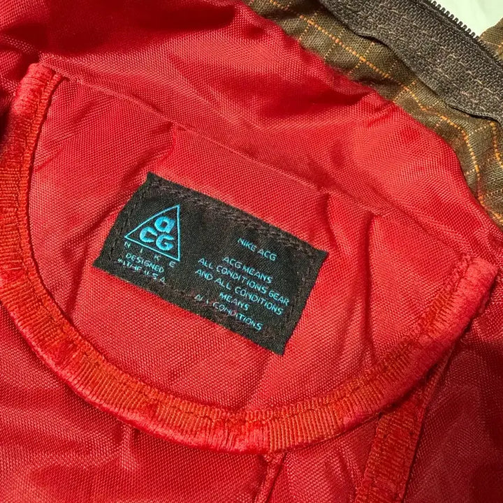 [BUNJANG] Nike ACG Hiking Backpack / 나이키 ACG 라인의 브라운 체크 패턴 하이킹 백팩입니다
